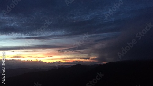 Fotografía Time-lapse video of sunset from Doi Pui view point near Wat Phrathat Doi Suthep