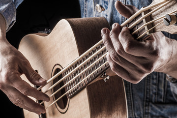 Wall Mural - playing ukulele bass