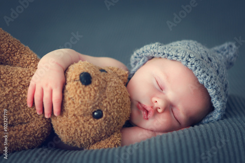 Cuadros en Lienzo Dormir bebé recién nacido