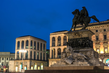 Fototapete - Milan, Italy: Monument to King Victor Emmanuel II, Cathedral Square
