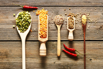 Wall Mural - Spoons of various legumes