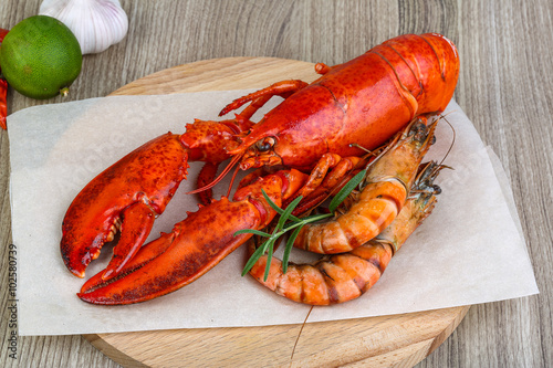 Lobster and shrimps Canvas-taulu