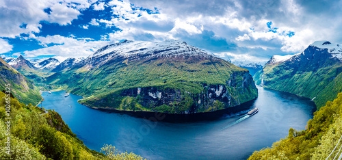 Geiranger fjord, Norway. Slika na platnu