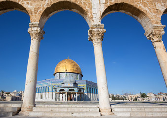 Wall Mural - Jerusalem - Dom of Rock on the Temple Mount in the Old City.