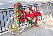 Christmas Bicycle Free Stock Photo - Public Domain Pictures
