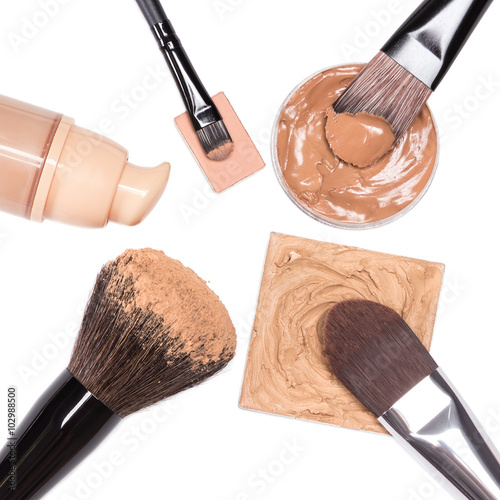 Fotografía Makeup products to even out skin tone and complexion