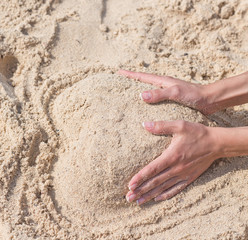 Canvas Print - heart shaped sand pile