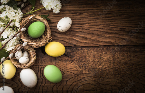 Photo Easter eggs on wood background