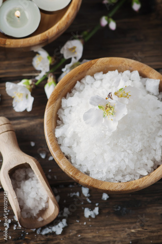 Obraz na plátně SPA treatment with salt, almond and candles