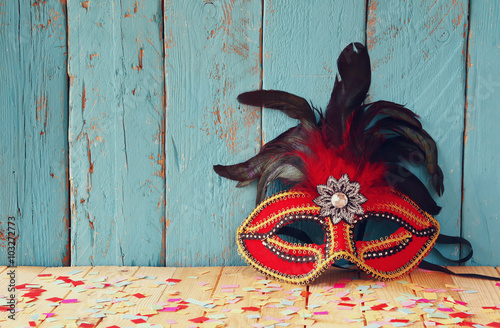 Mata magnetyczna colorful Venetian masquerade mask. selective focus. vintage filtered