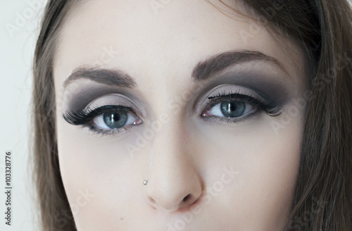 Trucco Pesante Trucco Nero Trucco Dark E Gotico Acquista Questa Foto Stock Ed Esplora Foto Simili In Adobe Stock Adobe Stock