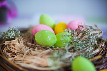 Nesting box with Easter coloder eggs