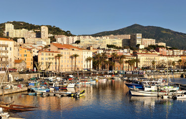 Wall Mural - corse au mois de mars