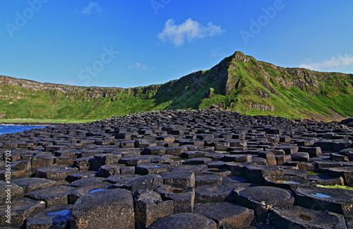 Fotografija  Giants Causeway on Sunny Irish Day