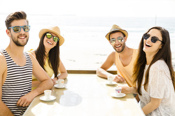 Wall Mural - Friends at the beach bar