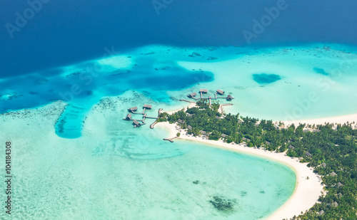 Photographie Aerial view on Maldives island, Raa atol