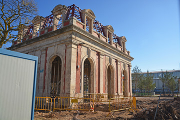 Wall Mural - edificio antiguo en rehabilitación