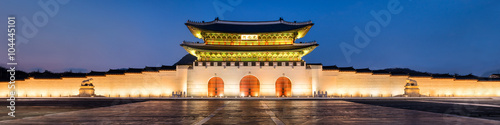 Fotografía Gyeongbokgung Palast in Seoul Korea als Panorama bei Nacht