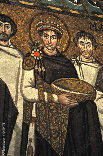 Foto Byzantine mosaic of the Emperor Justinian