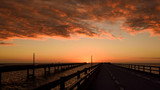 Dramatischer Sonnenuntergang auf der Seven Mile Bridge-Florida Keys