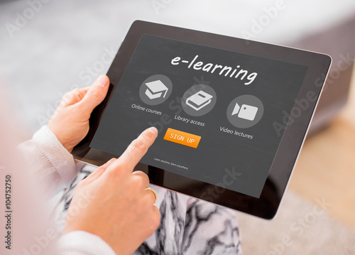 Fotografie, Obraz Sample e-learning website on tablet computer