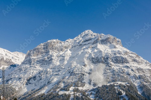 Grindelwald Dorf Bergdorf Schreckhorn Alpen Schweizer Alpen Berner Berge Berner Oberland Pfingstegg Bergbahnen Wintersport Winter Schweiz Kaufen Sie Dieses Foto Und Finden Sie Ahnliche Bilder Auf Adobe Stock Adobe Stock