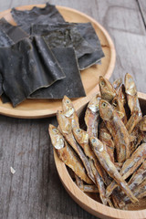 Poster - Dried seaweed a fish