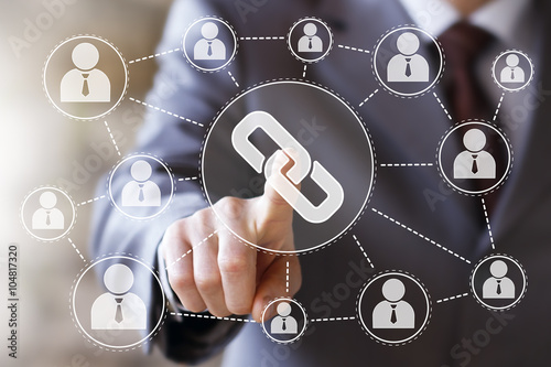 Stampa su Tela Businessman push online button Link icon