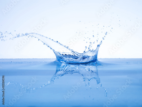 Láminas blue water splash crown on water surface