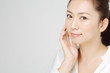 © naka - スキンケア・ミドル女性