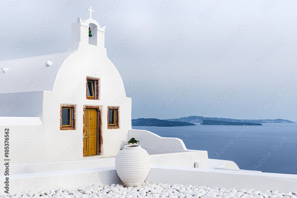 Church in Oia, Santorini - obrazy, fototapety, plakaty 
