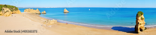 Fototapeta na szkło Panorama od naturalnych skał przy Praia D'Ana w Lagos Portugalia