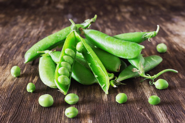  Fresh green peas