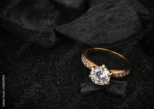 Cuadros en Lienzo jewelry ring witht big diamond on dark coal and black sand backg
