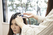© Monet - Women have dyed their hair in the beauty salon