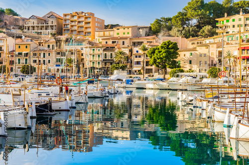 Fotografía View of port Soller coast with moored boats Majorca Spain