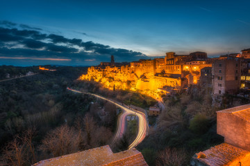 Canvas Print - Beautiful medieval town perched on a rock, Pitigliano.