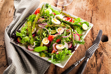 Poster - Frischer Salat mit verschidenen Zutaten