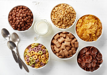 Wall Mural - Bowls of various cereals