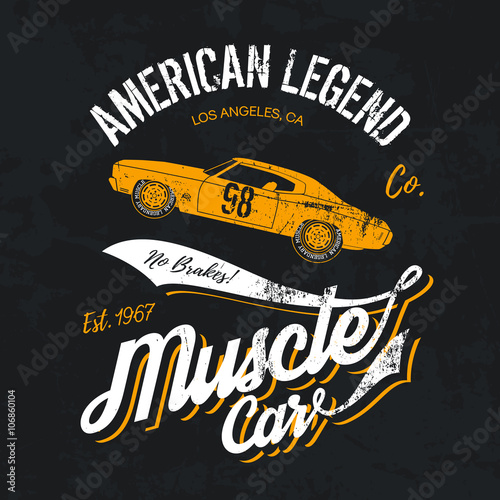 Zdjęcie XXL Vintage amerykański samochód mięśni stary grunge efekt tee wydrukować wektor ilustracja projekt. Koncepcja logo w stylu retro najwyższej jakości. Shabby t-shirt makieta.