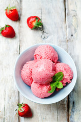 strawberry ice cream