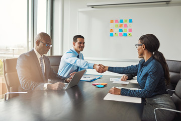 Canvas Print - Two business colleagues shaking hands