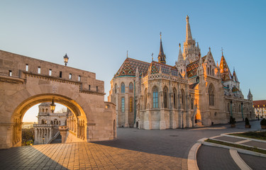 Poster - Roman Catholic Matthias Church and Fisherman's Bastion in Early Morning in Budapest, Hungary