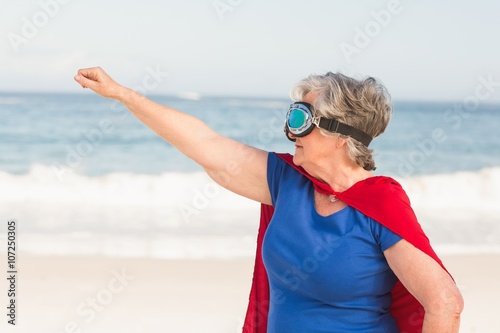 Fotografía Senior woman wearing superwoman custome