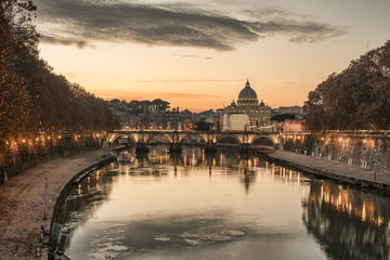 Fototapete - Rome, Italy: St. Peter's Basilica, Saint Angelo Bridge