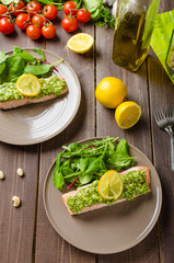 Canvas Print - Steamed salmon with pesto