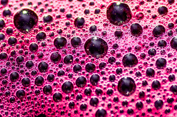 Bubbles of red wine