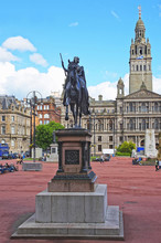 Statue Of Quenn Victoria At Glasgow City Chambers