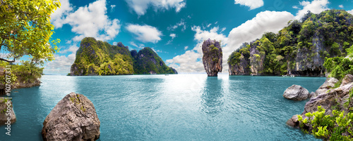 Paisaje pintoresco.Oceano y montañas.Viajes y aventuras alrededor del mundo.Islas de Tailandia.Phuket. © carloscastilla