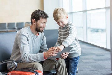 Canvas Print - family at airport